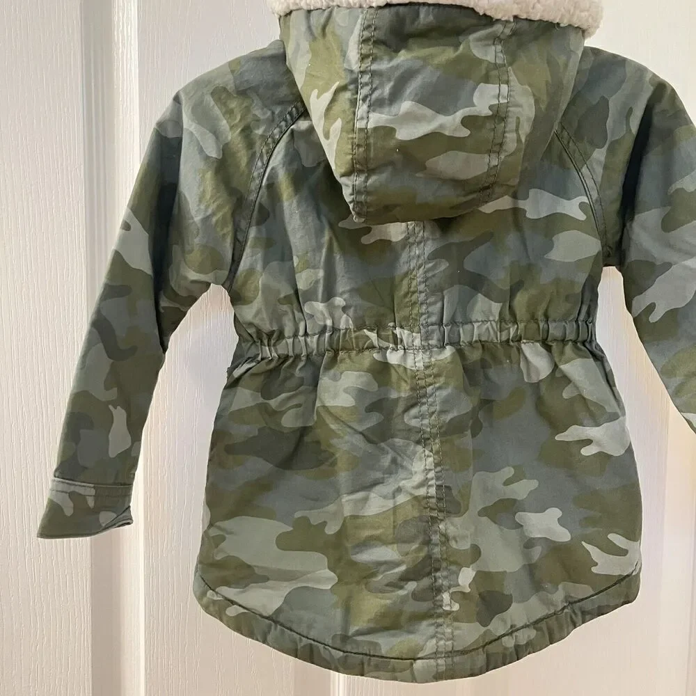 Old Navy Camo Hooded Jacket Floral Butterfly Embroidered Girls Size 4T NWT